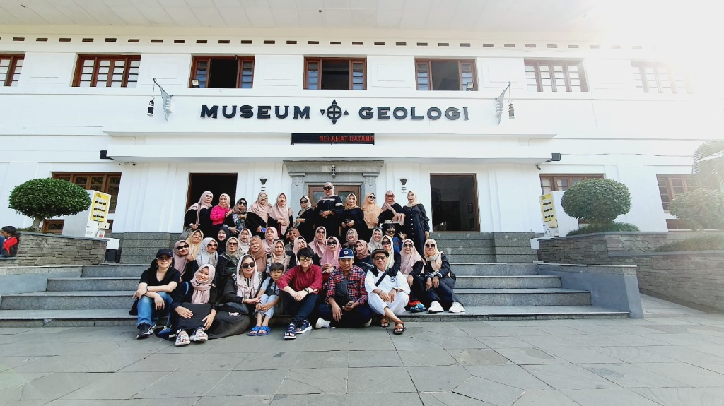 Edu-Tour Sejarah & Sains Museum Geologi Bandung
